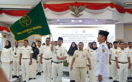 Wagubri Lantik Pengurus Purna Paskibraka Riau Periode 2022-2027