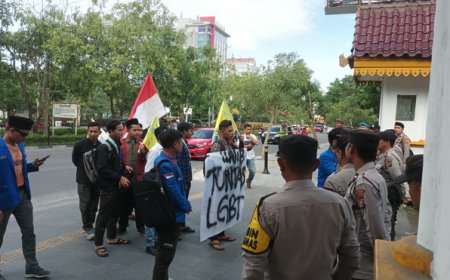 Marak Isu LGBT PMII Pekanbaru Geruduk Kantor Satpol PP Pekanbaru