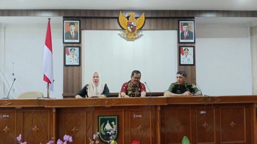 Kesbangpol Riau Rapat Sukseskan Pembagian 10 Juta Bendera Nasional HUT 78 2023