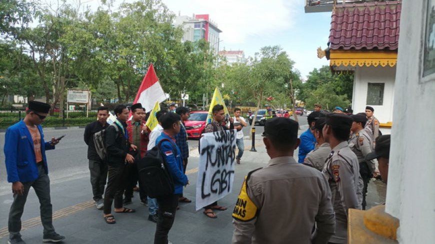 Marak Isu LGBT PMII Pekanbaru Geruduk Kantor Satpol PP Pekanbaru