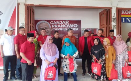 Resmikan Rumah Aspirasi Relawan Ganjar Pekanbaru, Hasto  Sapa Ibu-Ibu