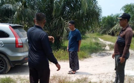 Viral Kapolsek Bungaraya Siak Berkeliling Kebun Sawit Dengan Tersangka Korupsi Pupuk