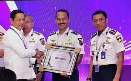Rakornis 2023 Kemenhub RI, Dishub Pekanbaru Terima Penghargaan Angkutan Umum Perkotaan Nasional