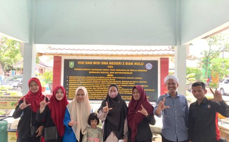 SMAN 2 Siak Hulu Ikuti Pelatihan Membaca Syair dari Tim Pengabdian Dosen PBSI UIR