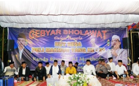 Pj Bupati Kampar Gelar Sholawat Bersama Peringati HUT Desa Deli Makmur