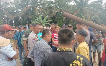 Warga Batulangkah Kampar Tolak Penutupan Jalan Oleh Perusahaan Perkebunan