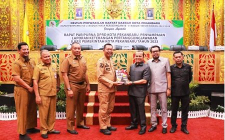 Rapat Paripurna DPRD Pekanbaru Agenda Penyampaian LKPj Pemko Pekanbaru