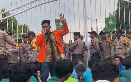 Pembangunan Dinilai Belum Merata, BEM STIE-Riau Demo Pj Gubernur Riau