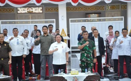 Kasrem 031/WB Hadiri Penandatanganan Kesepakatan Perguruan Tinggi dan Yayasan dengan Pemprov Riau