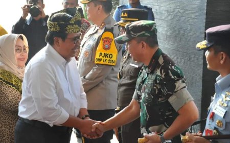 Danrem 031/WB Sambut Kedatangan Ketua Mahkamah Agung di Pekanbaru