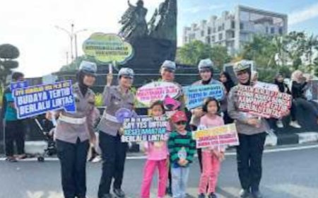 Tim Cooling System DITLANTAS POLDA Riau Edukasi Pengunjung Car Free Day