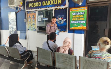 Subdit Gakkum Ikut Sosialisasikan Pilkada Damai Kepada Masyarakat di loket Pelayanan ETLE