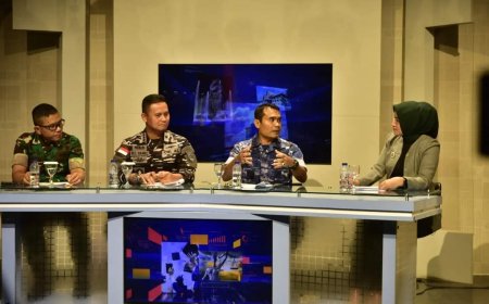 HUT Ke - 79 TNI Danlanud Roesmin Nurjadin Sebagai Narasumber Program Dialog di Stasion TVRI Riau