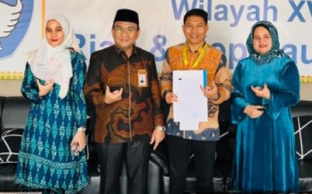 Kepala LL Dikti Wilayah XVII Serahkan SK Program Studi Sarjana Kedokteran Universitas Prima Indonesia