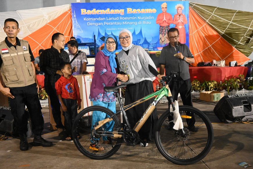 Keluarga Besar Perantau Minang Riau Gelar Pesta Rakyat Badendang Basamo di Lanud Roesmin Nurjadin