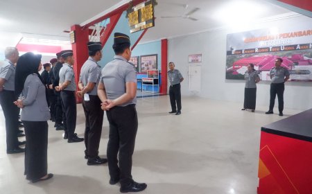 Rutan Pekanbaru Bersama Divisi Pemasyarakatan Gelar Razia Blok Hunian Antisipasi Gangguan Keamanan Jelang Nataru