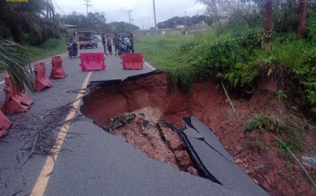 Jalan Lintas Riau-Sumbar KM 90 Desa Tanjung Alai Tak Bisa Dilalui