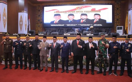 Rapat Paripurna Pelantikan Pimpinan DPRD Kota Pekanbaru Periode 2024-2029