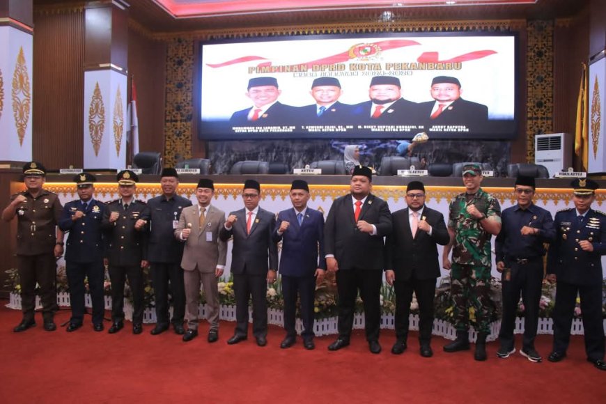 Rapat Paripurna Pelantikan Pimpinan DPRD Kota Pekanbaru Periode 2024-2029