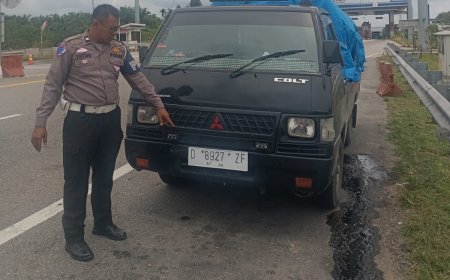 Personel SAT PJR TOL Permai Amankan Pengendara Lawan Arus