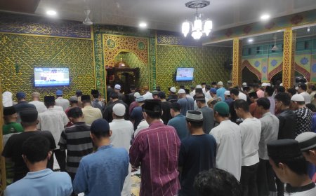 Malam Pertama Sholat Tarawih WBP Lapas Pekanbaru di Masjid At-Taubah