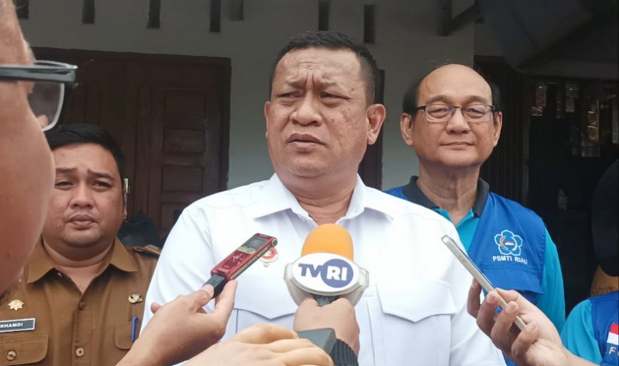 Kominda Riau dan PSMTI Serahkan Bantuan Peralatan Kebersihan Untuk Warga Terdampak Banjir