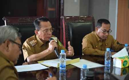 Bupati Rohil Pimpinan Rapat Kerja Bersama Seluruh Kepala Dinas