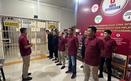 Konsisten Berantas Peredaran Narkoba dan Modus Penipuan, Lapas Pekanbaru Terus Intensifkan Razia Kamar Hunian Warga Binaan