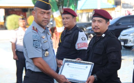 Lapas Kelas IIA Pekanbaru Berikan Penghargaan kepada Pegawai Berprestasi