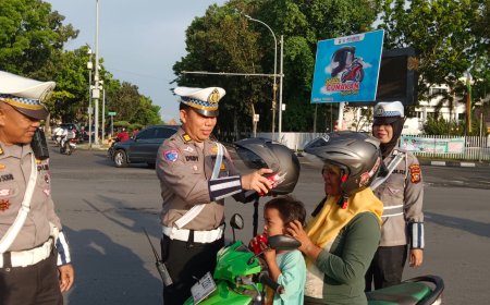 Ditlantas Polda Riau Kampanyekan Keselamatan Lalulintas di Tugu Perjuangan