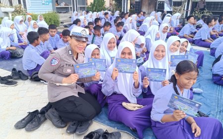 Ditlantas Polda Riau Gelar Police Go to School di SMPN 37 Pekanbaru