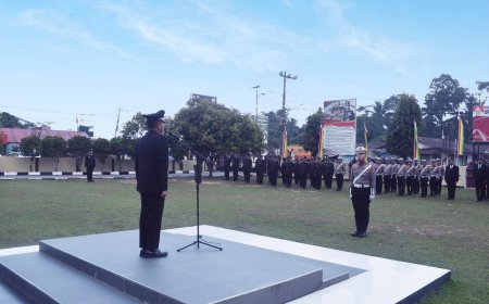 Polres Kampar Gelar Upacara Pengibaran Bendera Merah Putih Penuh Khidmat di HUT RI ke-80