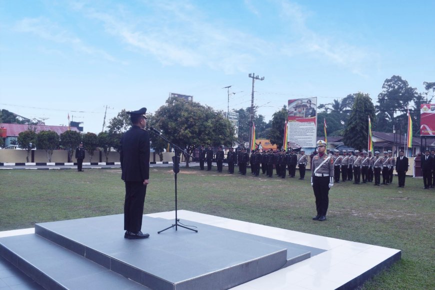 Polres Kampar Gelar Upacara Pengibaran Bendera Merah Putih Penuh Khidmat di HUT RI ke-80