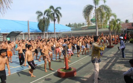 Bangun Semangat Hidup Sehat Bagi Warga Binaan, Lapas Pekanbaru Rutin Adakan Senam Bersama