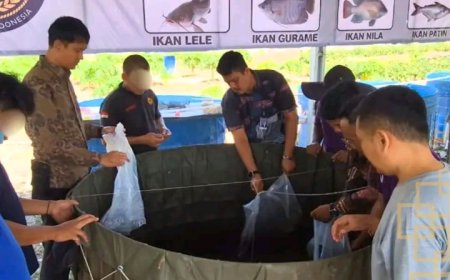 Dukung Pangan Nasional, Lapas Narkotika Rumbai Tebar 6000 Benih Ikan Lele