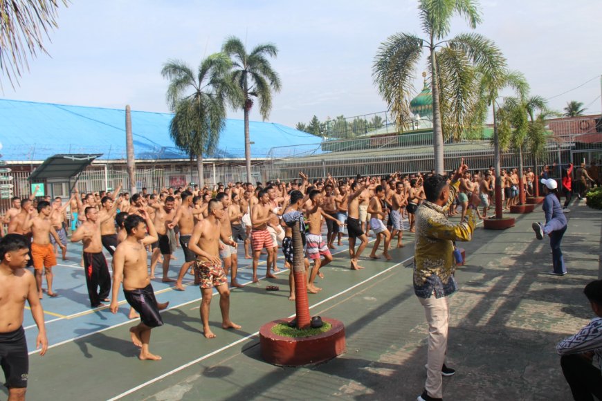 Bangun Semangat Hidup Sehat Bagi Warga Binaan, Lapas Pekanbaru Rutin Adakan Senam Bersama