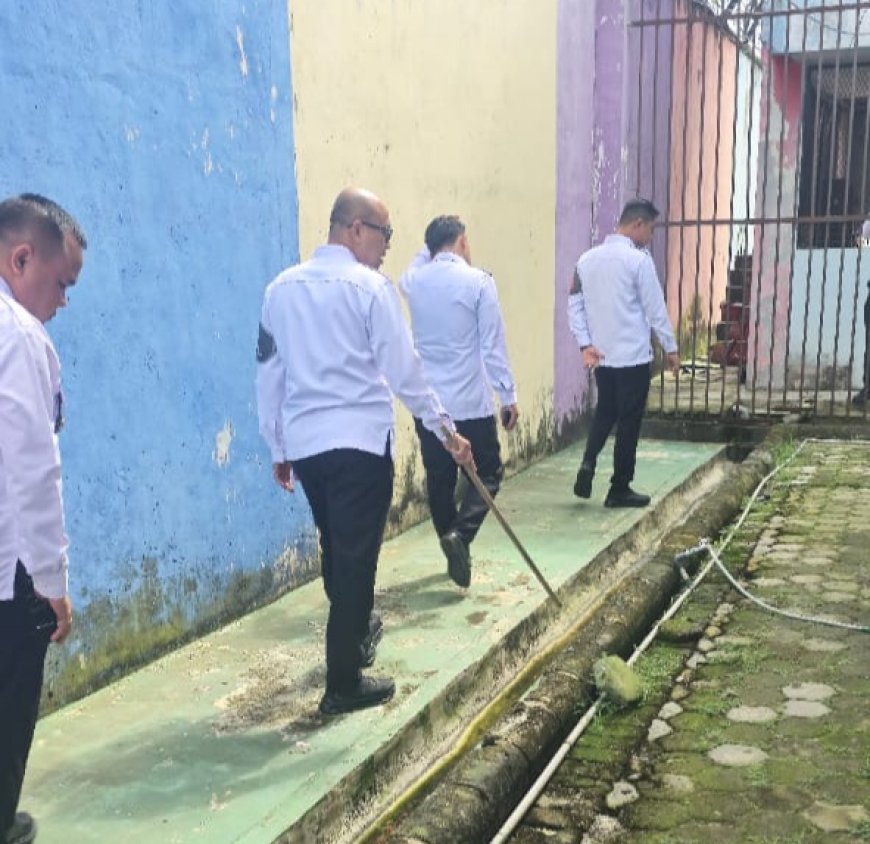 Jajaran Pengamanan Lapas Pekanbaru Gelar Kontrol Area Brandgang