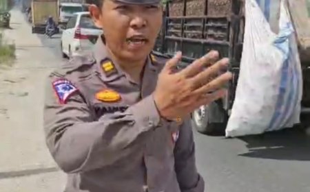 Tim Raicet Satlantas Polresta Pekanbaru Urai Kemacetan di Jalan Garuda Sakti