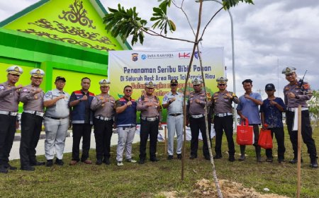 Polantas Menyapa: Warnai Hari Kelima Operasi Zebra 2025 di Tol Permai