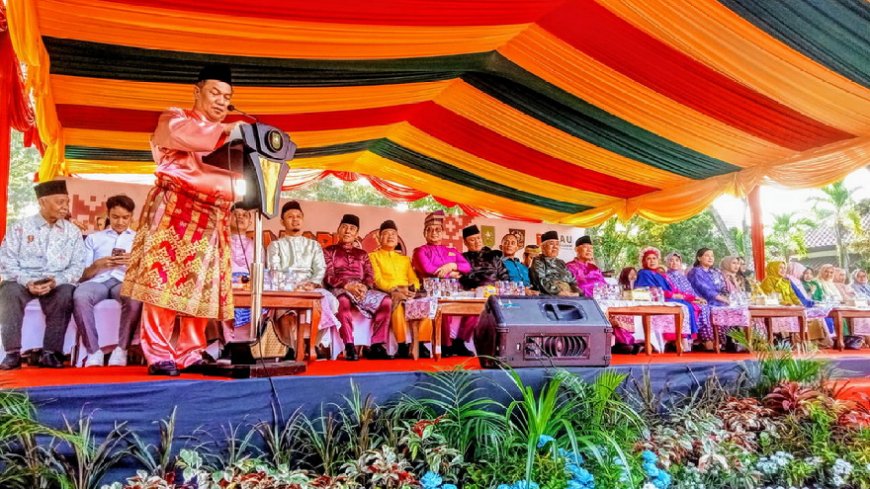Zapin, Kebaya, dan Perempuan Melayu: Riau Rayakan Budaya di Ruang Publik