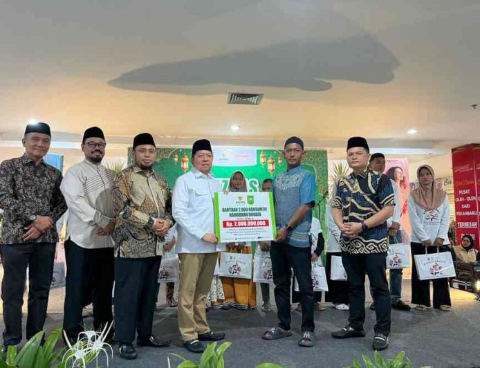 Ribuan Tenaga Kebersihan dan Security Pemprov Riau Terima Bantuan Ramadan Dhuafa